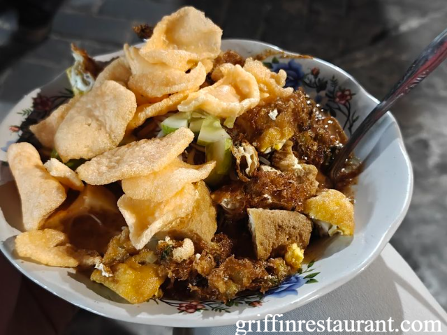 Ketoprak Markotop Tanjung Duren: Kuliner Betawi Lezat